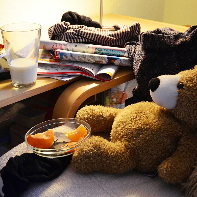 cropped-clutter-560701_1280-2-2.jpg